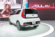 Frauen sind meistens mit Kia unterwegs