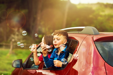 Kindersicherheit im Auto: Aktuelle Vorschriften und Tipps