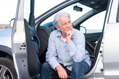 Führerschein 70+: Was Senioren wissen sollten
