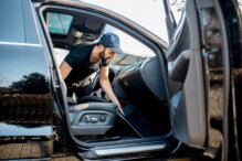 Passgenaue Autofußmatten und Universalfußmatten im Vergleich