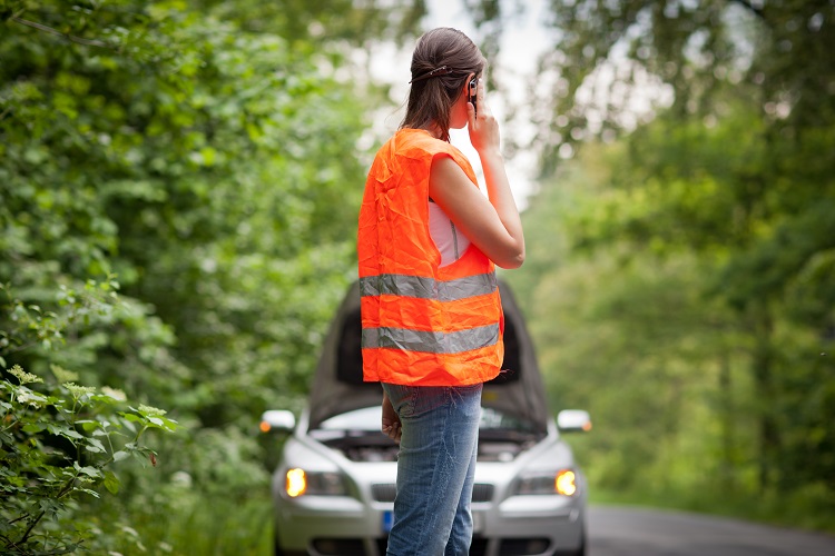 Notfallhilfe: Was tun, wenn das Auto unterwegs liegenbleibt?